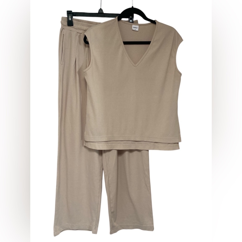 Xieerduo Two Piece Set GUC M